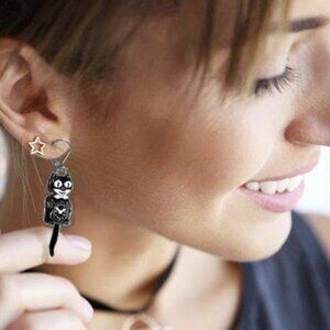 Black & silver Kit-cat klock clock earrings